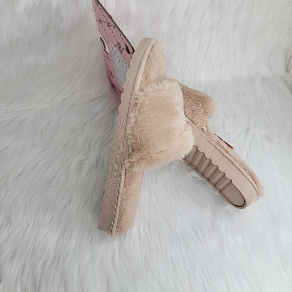 Juicy Couture Faux Fur Slides Slippers. - Picture 2 of 5